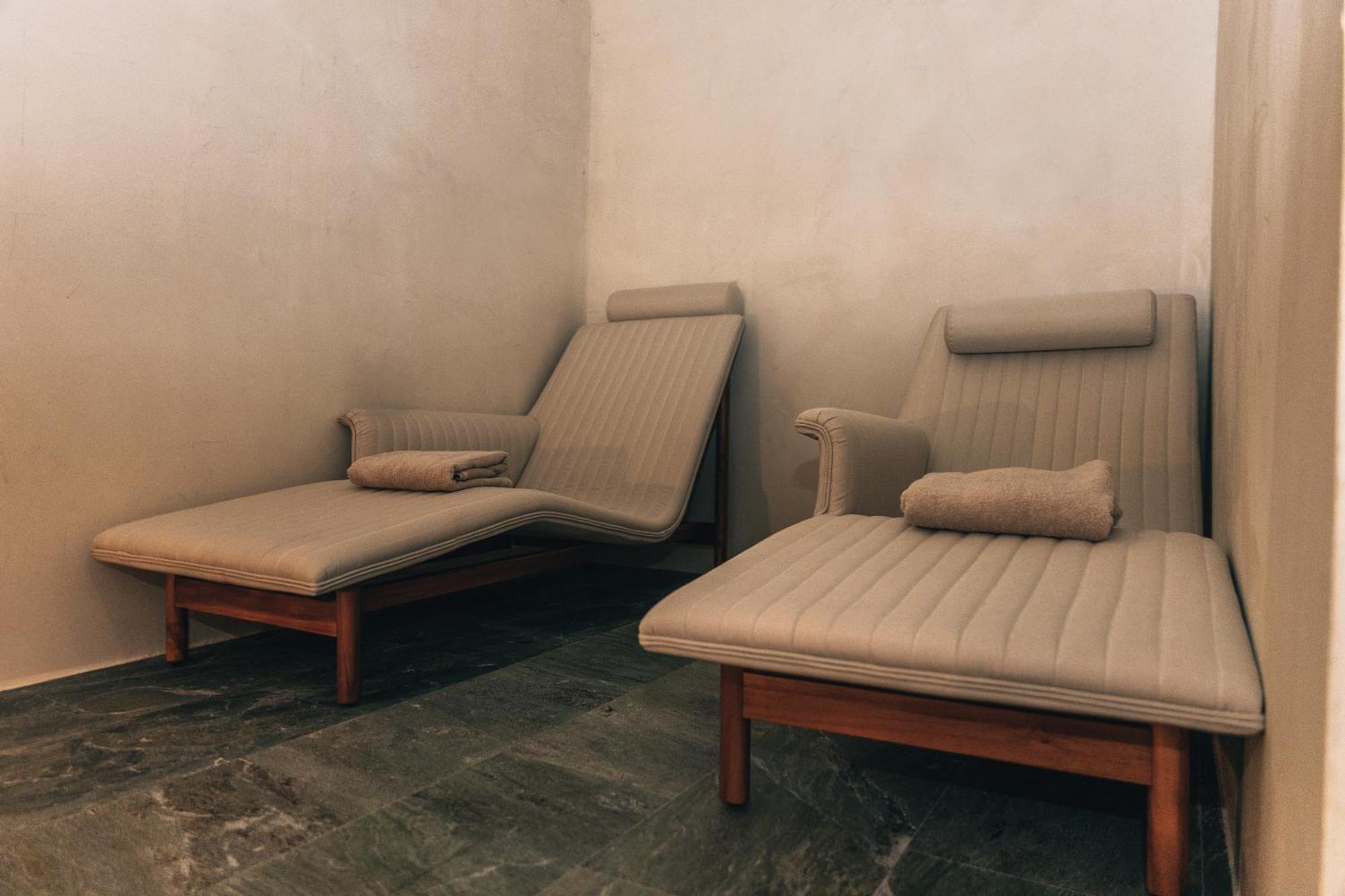 M Boutique Hotel - Designed For Adults Paphos Esterno foto
